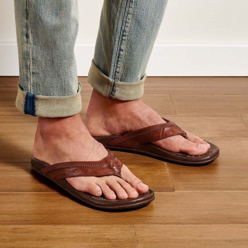 Olukai | Hiapo Men's Leather Sandals - Rum / Dark Wood